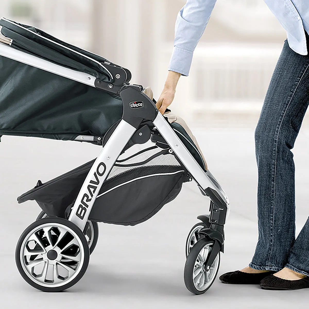 Chicco Bravo Trio Travel System - Champagne