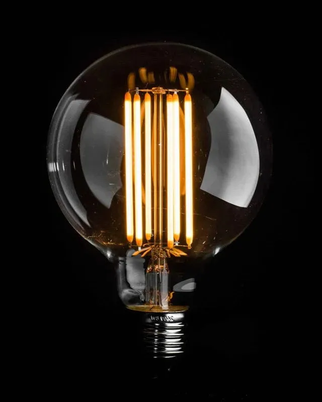 Dimmable E27 LED | G95 | 6W | 2200K