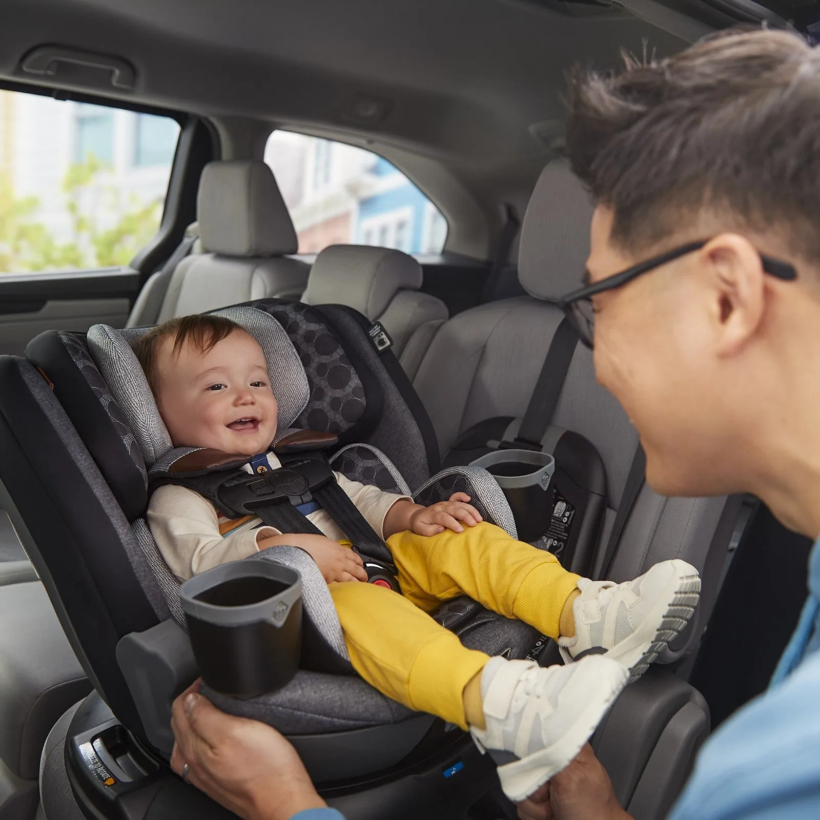 Disney Baby Turn and Go 360 Rotating All-in-One Convertible Car Seat