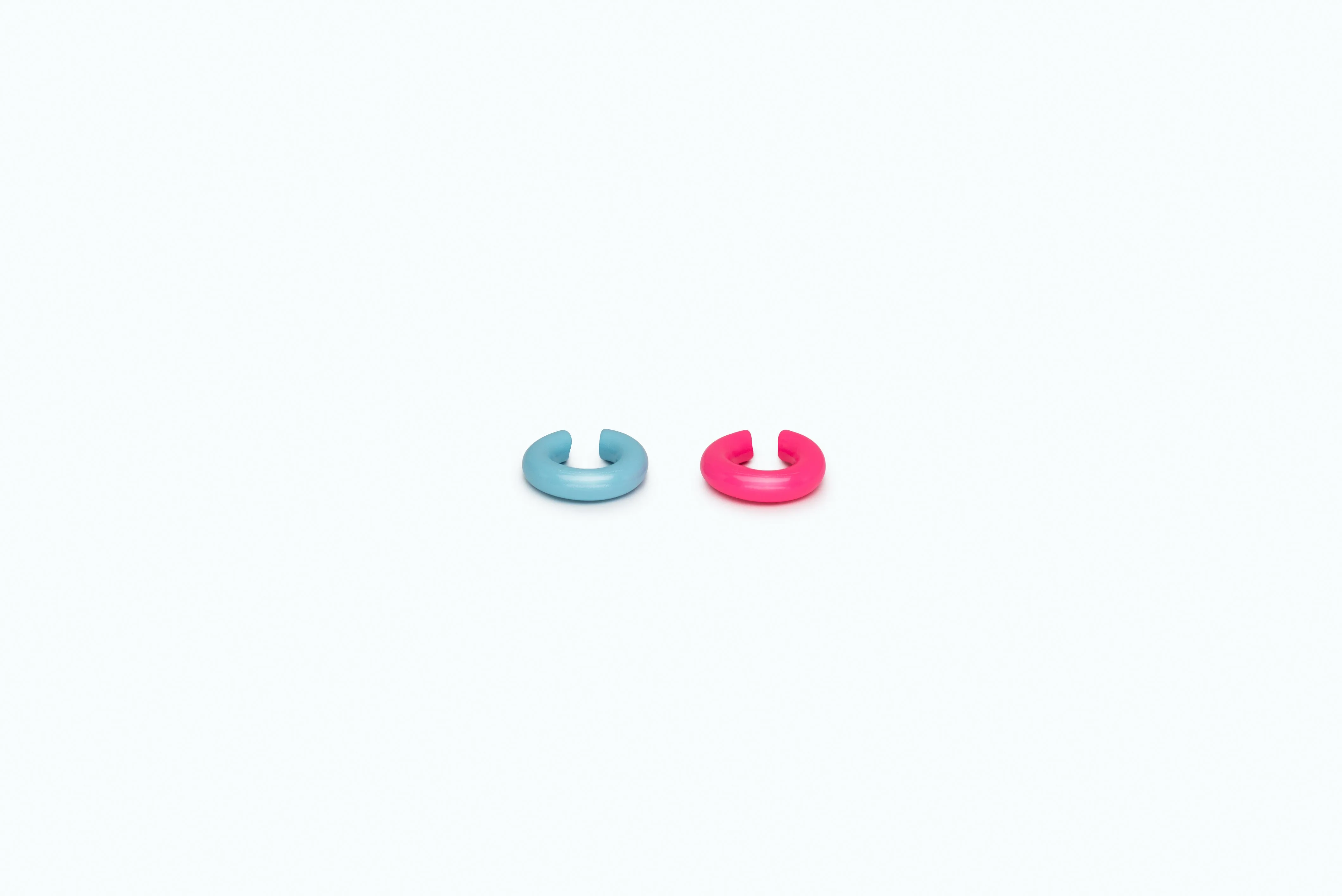 Iconic ear cuff (M) Tochicanel   Neon pink