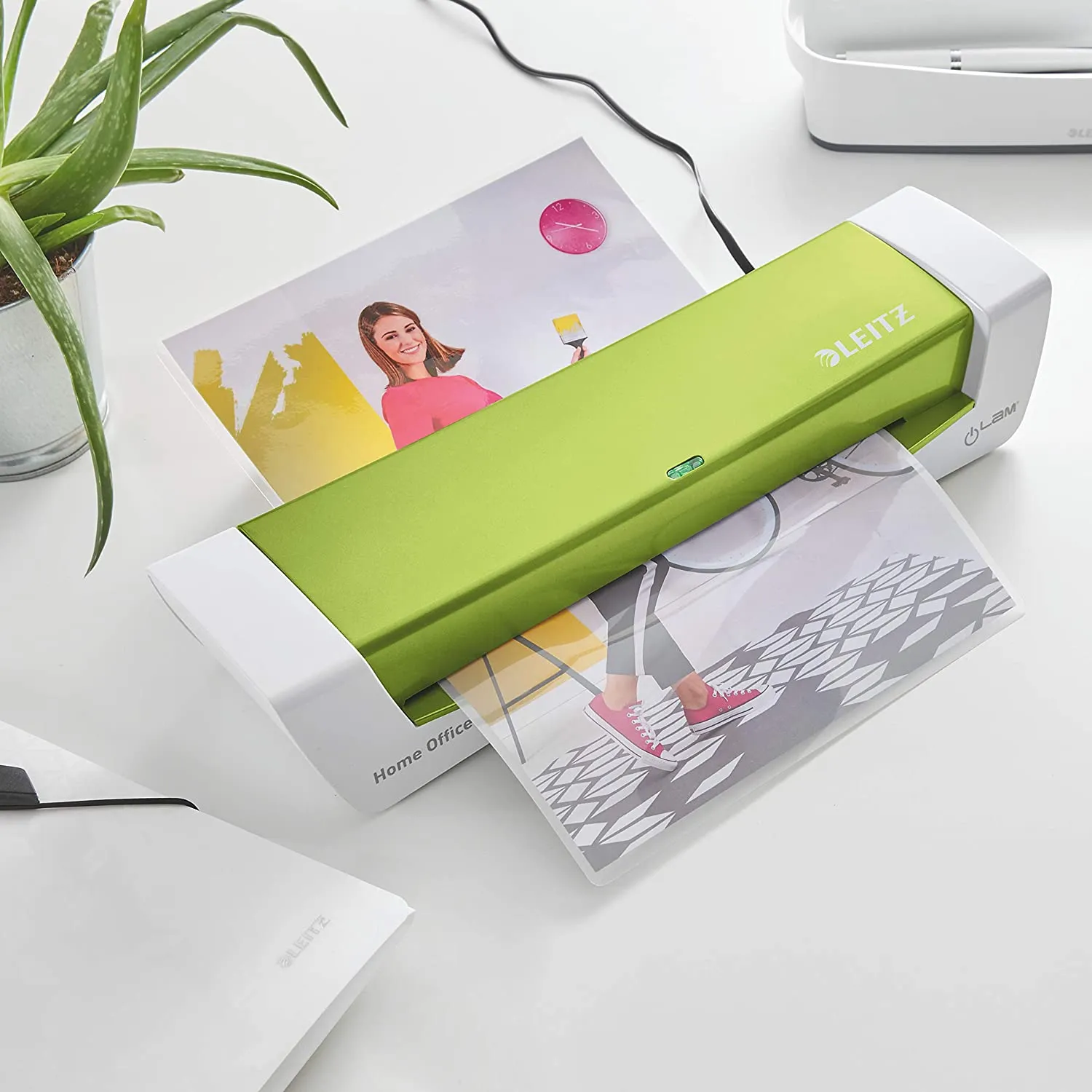 LEITZ LAMINATOR A4 H/O GREEN
